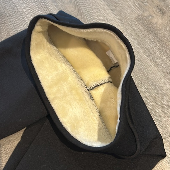 Black Fuzz-Lined Leggings - Picture 2 of 3